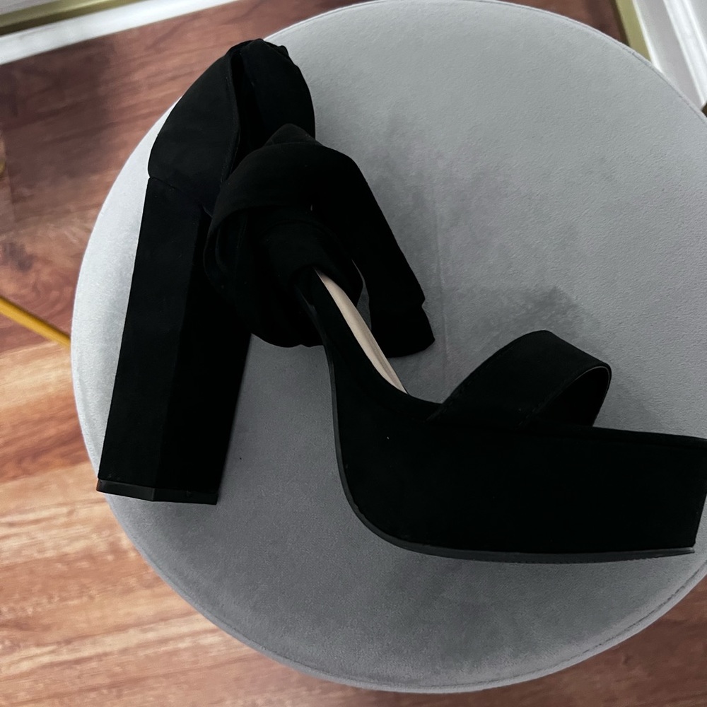 Brand new fashion nova heel